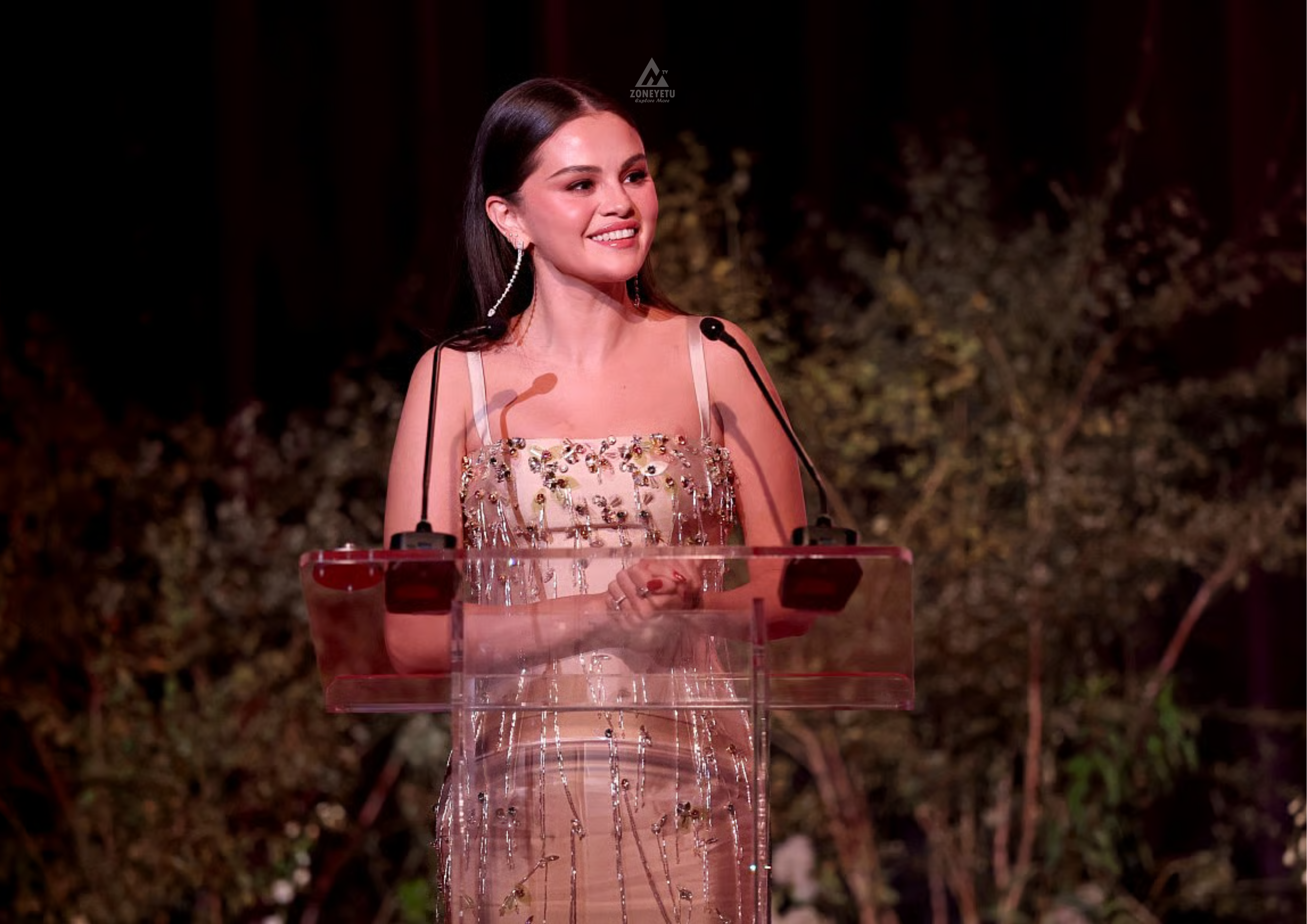 Selena Gomez Asema Uvutaji Wa Sigara Za Kielektroniki Umebadilisha Sauti Yake, Awasihi Mashabiki Waache