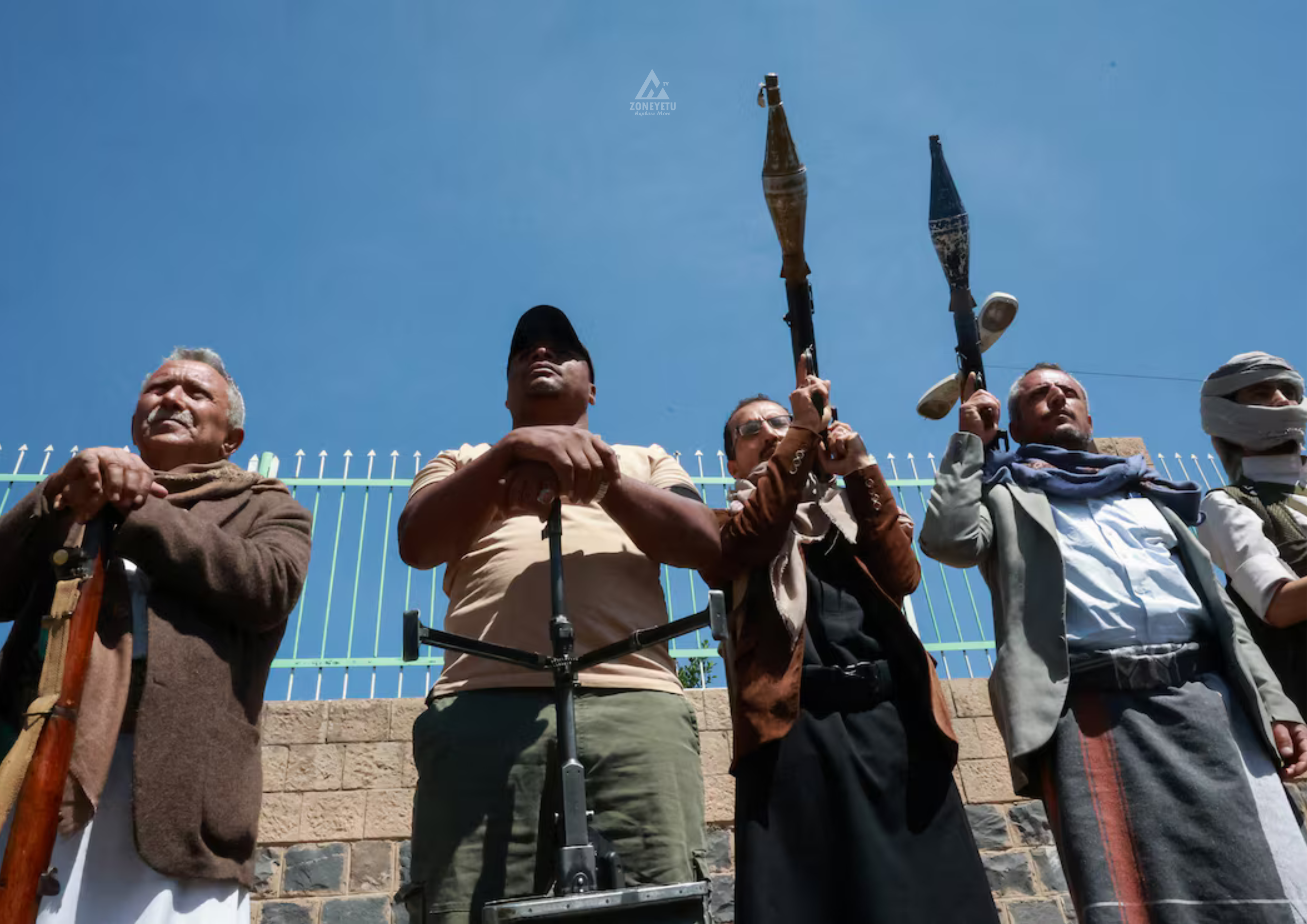 Wahouthi Washambulia Uwanja wa Ndege wa Aden Huku Mapigano Yemen Yakipamba Moto