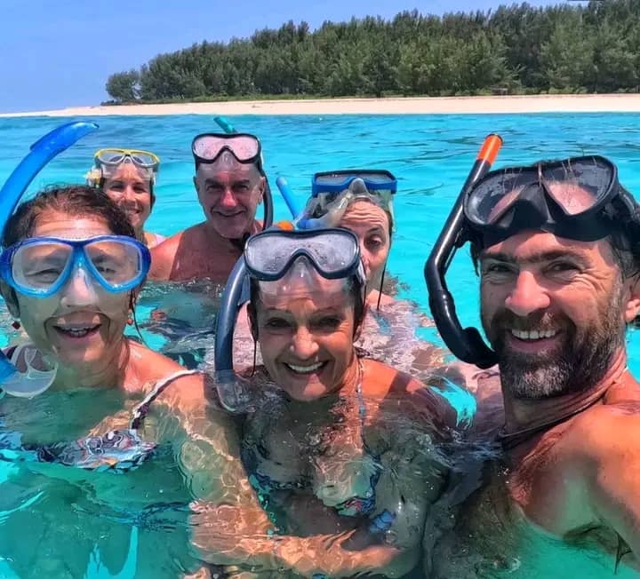 Snorkelling Crew: Adventure Under the Zanzibar Sun