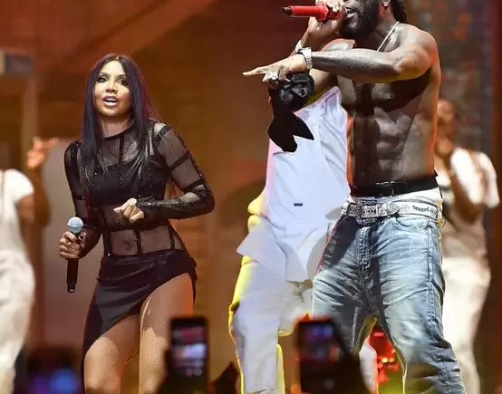 “Mad Love”: Burna Boy Brings Toni Braxton on Stage