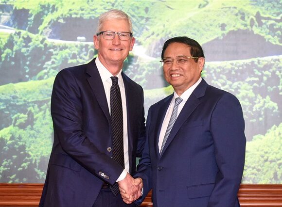 The CEO of Apple says he wants to make more investments in Vietnam