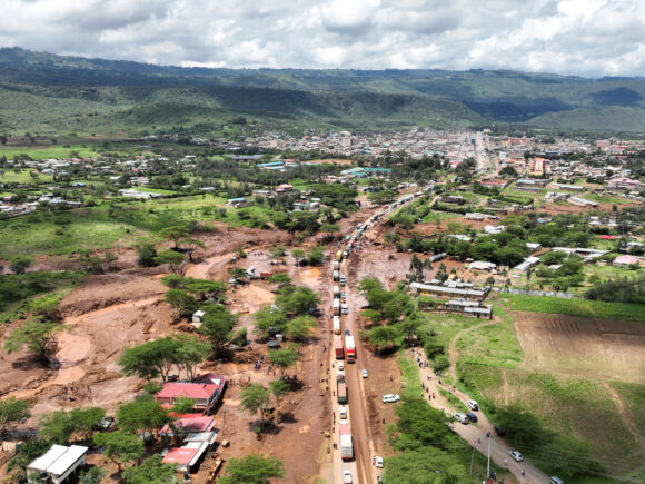 Following floods, Kenya looks for more than 90 missing people