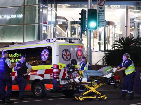 “Run, run, run!” Six people were fatally stabbed at a Sydney mall, and the suspect was fatally shot