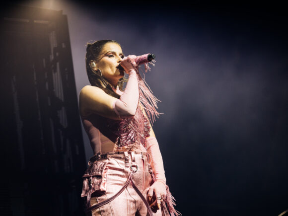 During her performance of “Eat Your Man” at Coachella, Nelly Furtado trips and falls