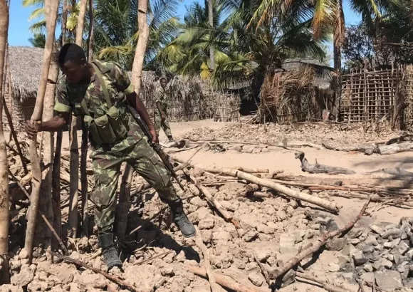 President Nyusi claims that Islamists are attacking the northern town of Macomia