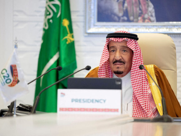 King Salman of Saudi Arabia will receive treatment for inflammation of the lungs