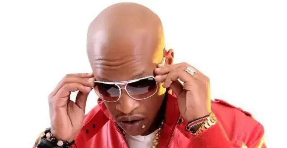 Prezzo, the artist, collapsed and lost consciousness