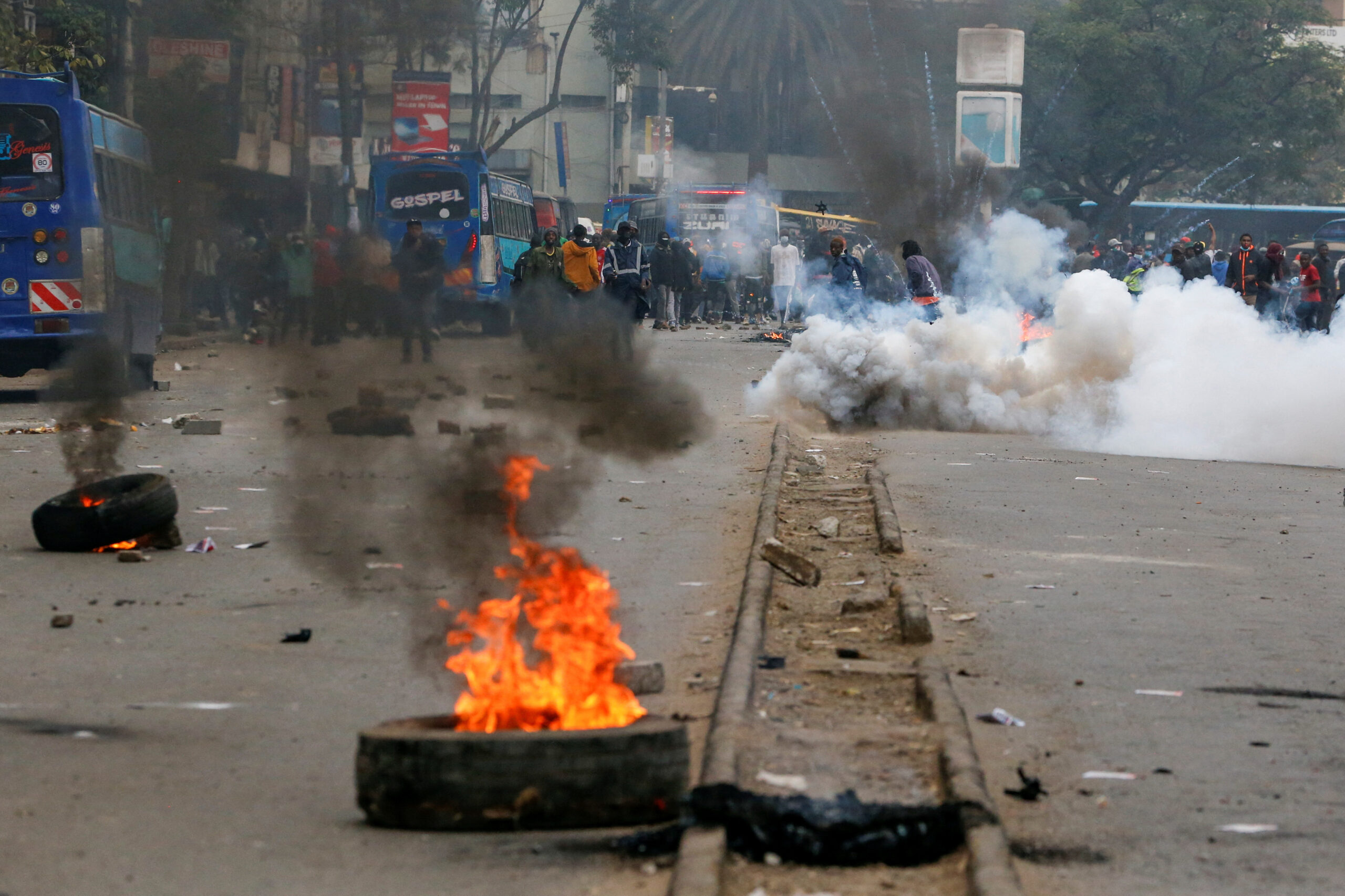 One person killed as anti-government protests in Kenya get back up