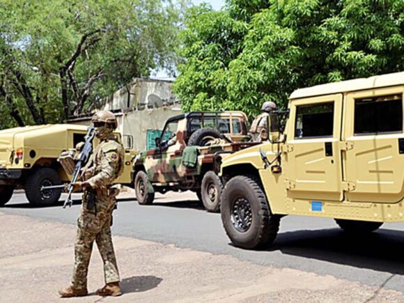 Chief of the Mali army begins looking into a video purporting to show military “cannibalism”