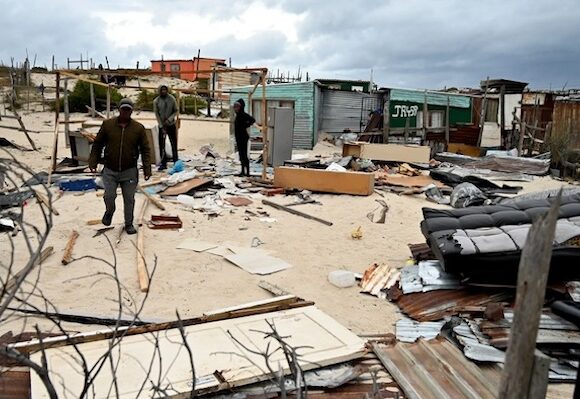 Almost 1,000 homes in Cape Town are destroyed by gale-force winds