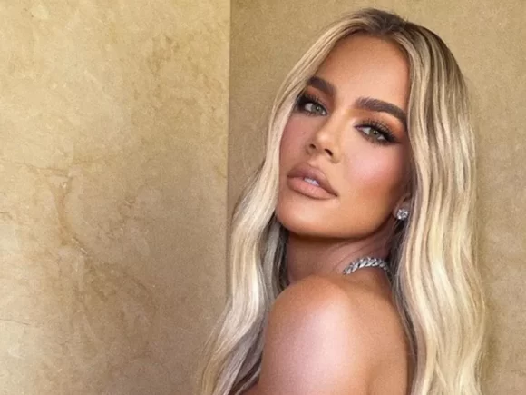 Khloé Kardashian is told by two people to go to therapy, but she responds, “I’m not struggling”