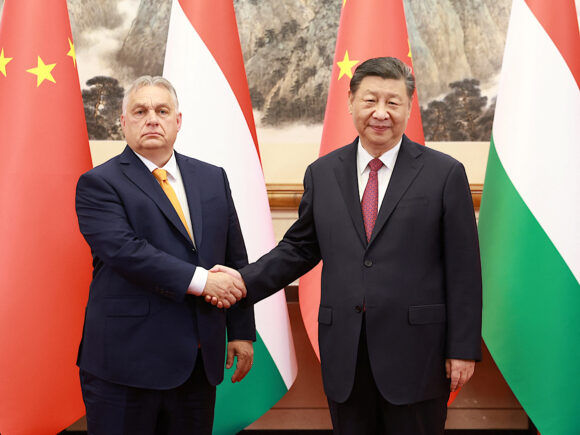 Unexpectedly traveling to China, Orban of Hungary supports Xi’s peace proposal