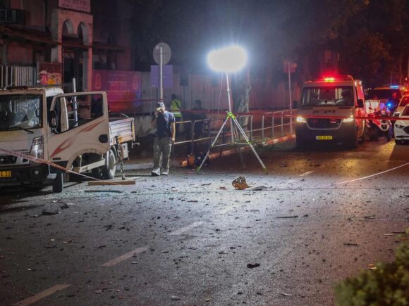 Hamas and Islamic Jihad have claimed responsibility for the bombing in Tel Aviv