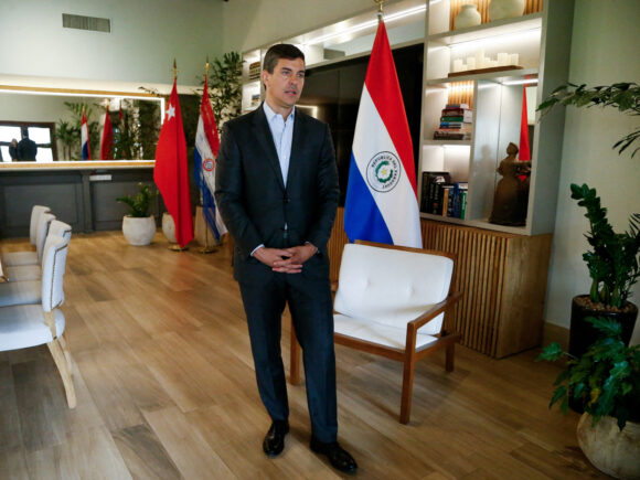 The president of Paraguay has stated that the economy is expected to expand at a rate of 4% in 2024, despite the recent decline in the price of soy