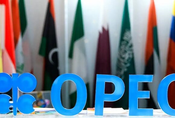 OPEC Production Rebounds Led by Saudi Arabia, With 100,000 bpd Increase in Output