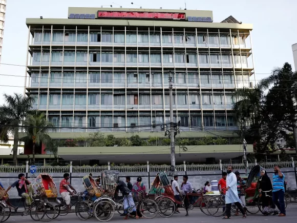 Deputy Governors Resign From Bangladesh Central Bank Following Protests by Hundreds of Officials