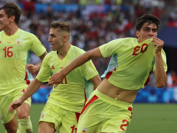 Soccer-Spain defeats Morocco 2-1 to go to their second consecutive Olympic final