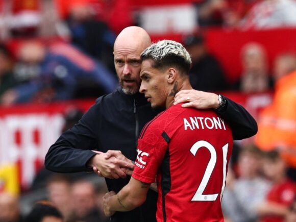 Anthony of Manchester United must earn playing time, according to Ten Hag