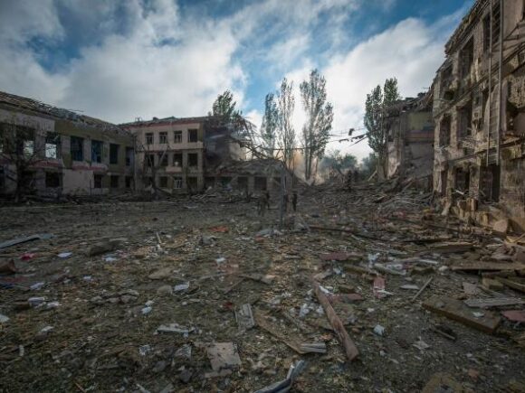 Russian rockets attack a Ukrainian military institute, killing fifty people