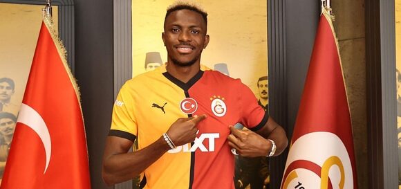 Balotelli bestows his blessing on Victor Osimhen at Galatasaray