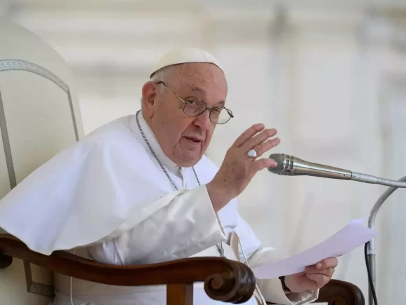 Pope Francis tells Catholic cardinals that he wants a plan with “zero deficit”