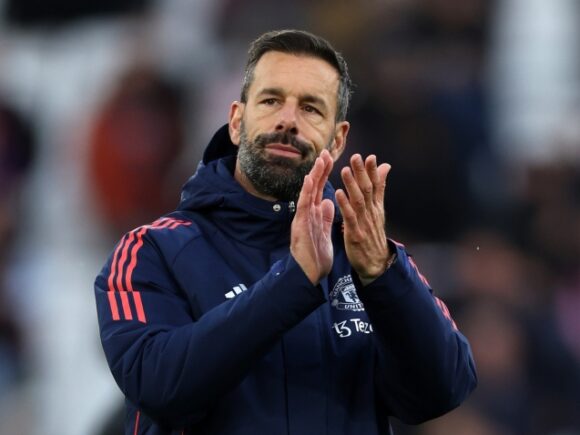 Van Nistelrooy wants to stay at United now that a new manager has been named