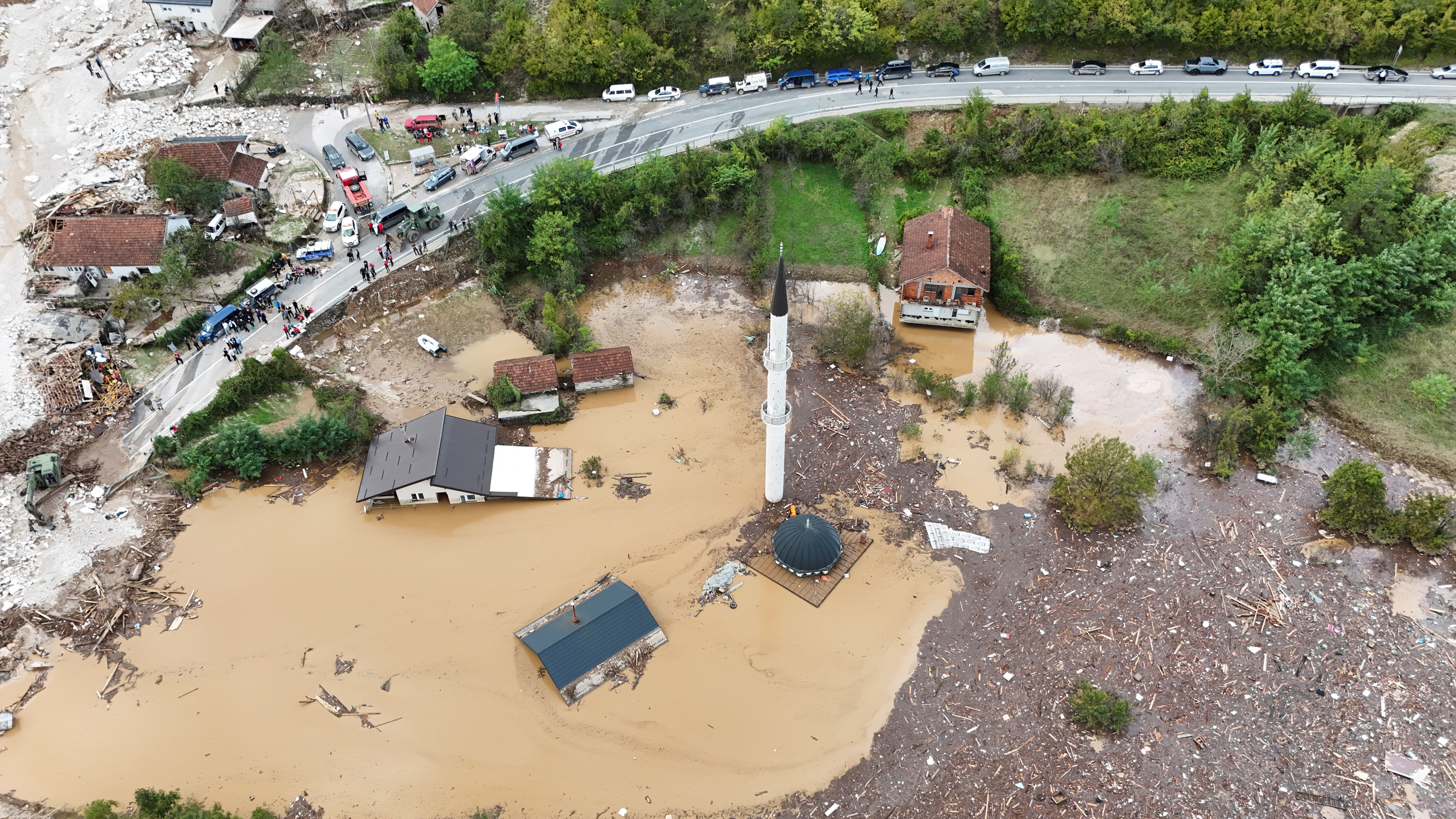 All games are postponed by the Bosnian FA due to flooding and landslides