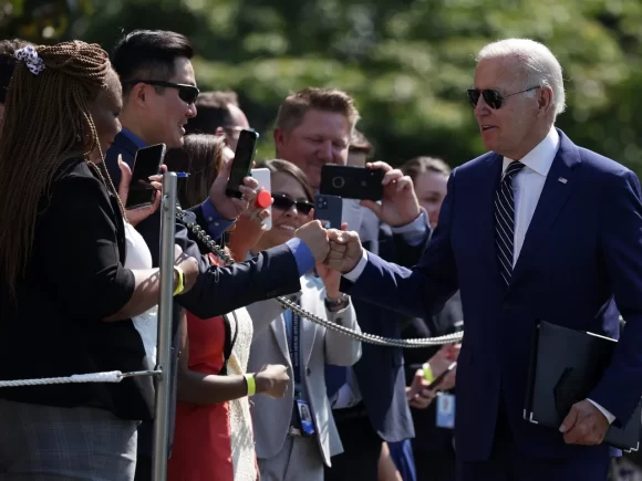 Biden cancels more than a million benefits for public servants and an additional $4.5 billion in student debt