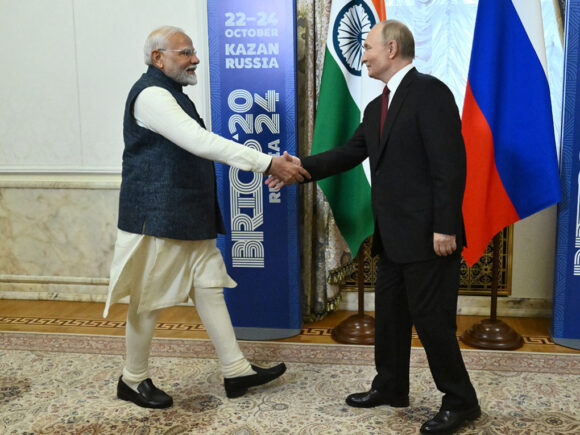 Modi meets Putin at the BRICS meeting and demands peace in Ukraine