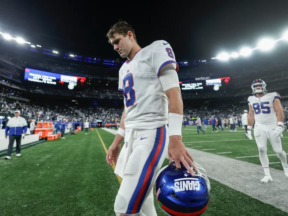 Giants let quarterback Daniel Jones go