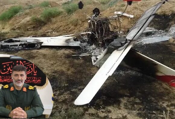 A commander and pilot of the Iranian Revolutionary Guards die in a gyroplane crash in Sistan and Baluchistan