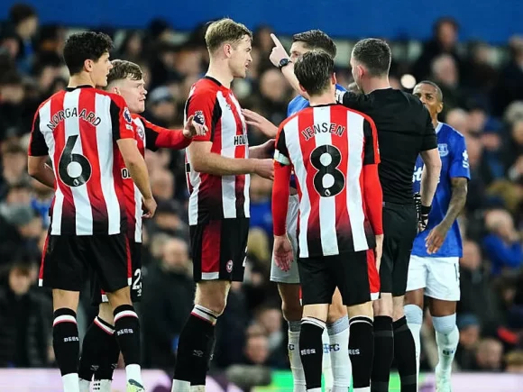 Appeal overturns Norgaard’s red card against Everton