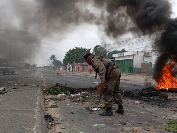 Mozambique rioting claims 21 lives following a high court ruling on elections