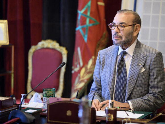 The king of Morocco has a successful operation following a fractured shoulder