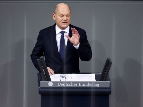 Parties present strategies to lift Germany out of its economic rut