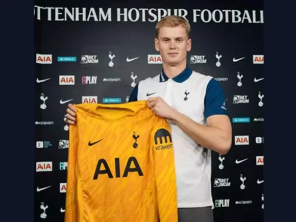 Spurs acquire Kinsky, a Czech goalie