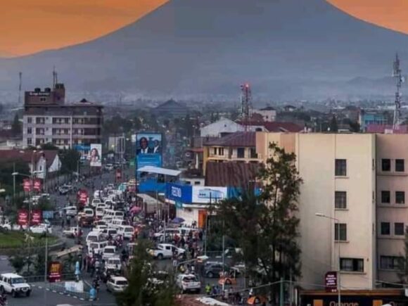 M23 rebels threaten to march on Goma, causing panic to spread across the city