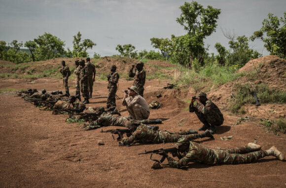 The Benin army is heavily weakened by the invasion from the north