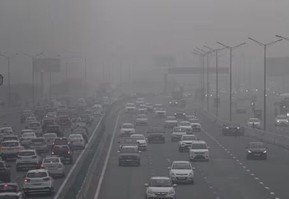 Delhi is under an orange alert due to dense fog that affects flights and highways