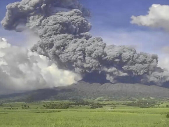 Residents are evacuated due to the risk of a volcanic eruption in Ethiopia