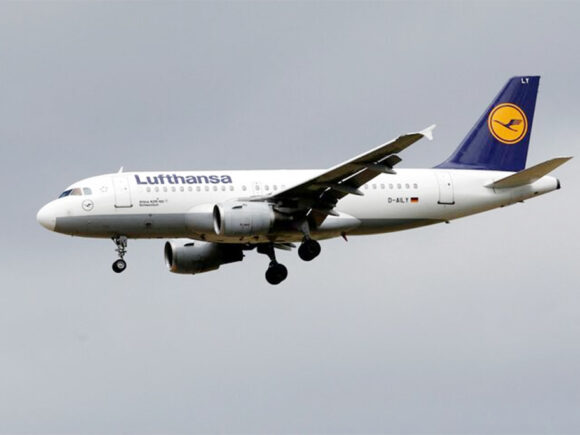 Lufthansa and other airlines are cautiously resuming flights to the Middle East