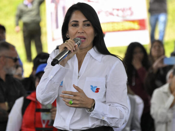 Ecuador’s presidential candidate Luisa Gonzalez wants to increase social expenditures