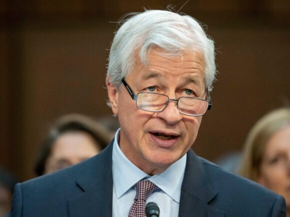 Jamie Dimon, CEO of JPMorgan, denies a petition from employees against the required office return