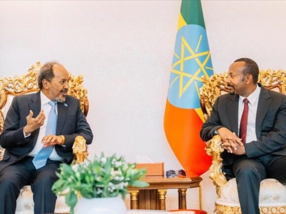 Abiy of Ethiopia talks with President Mohamud on his visit to Somalia