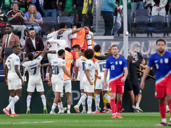 Mexico defeated Canada to go to the Nations League final, while Panama stunned the US with a stoppage-time victory