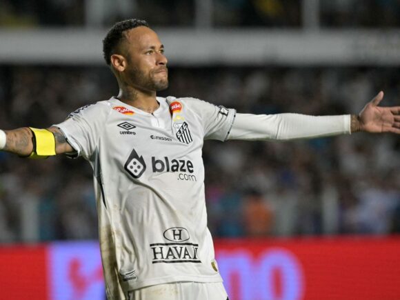 Neymar rejoins the Brazil team following his outstanding performance at Santos