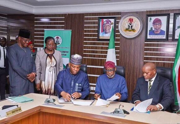 Nigeria and South Africa sign a minerals accord as part of their diversification efforts