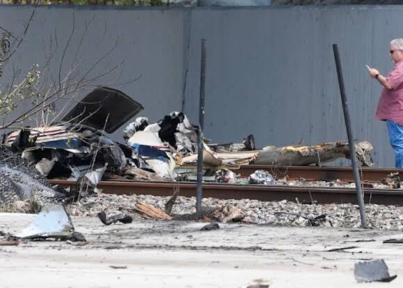 A small plane crashes in a muddy field close to the New York–Massachusetts border, killing one person