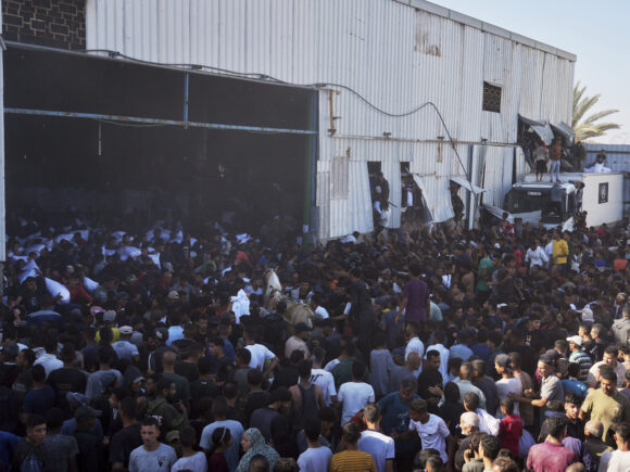 Food shortages in Gaza Lead to Violence at a UN Warehouse, WFP Demands Immediate Aid Increase