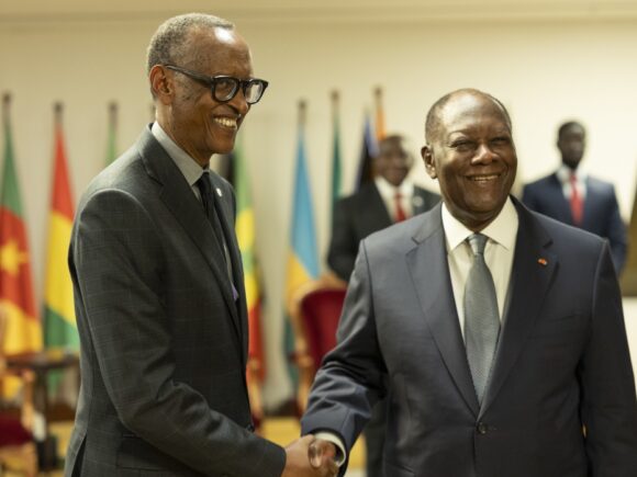 Kagame meets with the presidents of Ivory Coast and Mauritius
